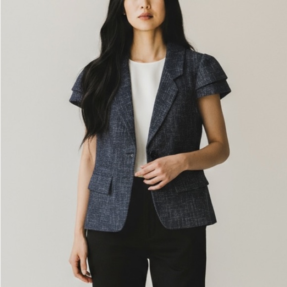 The Limited Navy Woven Short Sleeve Blazer Jacket Short Tiered Flutter Sleeve M